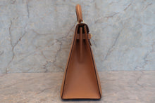 Load image into Gallery viewer, HERMES KELLY 32 Graine Couchevel leather Natural 〇Y Engraving Shoulder bag 700090013