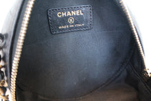 Load image into Gallery viewer, CHANEL Matelasse round chain shoulder bag Lambskin Black/Gold hadware Shoulder bag 700060266
