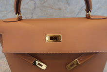 Load image into Gallery viewer, HERMES KELLY 32 Graine Couchevel leather Natural 〇Y Engraving Shoulder bag 700090013