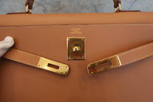 Load image into Gallery viewer, HERMES KELLY 32 Graine Couchevel leather Natural 〇Y Engraving Shoulder bag 700090013
