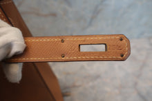 Load image into Gallery viewer, HERMES KELLY 32 Graine Couchevel leather Natural 〇Y Engraving Shoulder bag 700090013