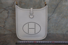 将图片加载到图库查看器,HERMES EVELYNE TPM Clemence leather New white W刻印 Shoulder bag 700020218