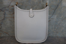 将图片加载到图库查看器,HERMES EVELYNE TPM Clemence leather New white W刻印 Shoulder bag 700020218