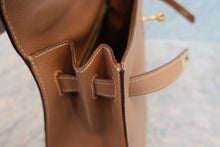 Load image into Gallery viewer, HERMES KELLY 32 Graine Couchevel leather Natural 〇Y Engraving Shoulder bag 700090013