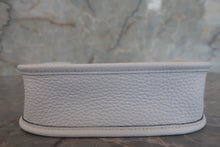将图片加载到图库查看器,HERMES EVELYNE TPM Clemence leather New white W刻印 Shoulder bag 700020218