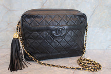 Load image into Gallery viewer, CHANEL Matelasse fringe chain shoulder bag Lambskin Black/Gold hadware Shoulder bag 700100061