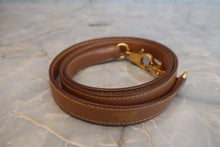 Load image into Gallery viewer, HERMES KELLY 32 Graine Couchevel leather Natural 〇Y Engraving Shoulder bag 700090013