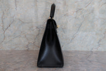 Load image into Gallery viewer, HERMES KELLY 28 Box carf leather Black 〇R Engraving Shoulder bag 700090002