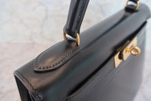 Load image into Gallery viewer, HERMES KELLY 28 Box carf leather Black 〇R Engraving Shoulder bag 700090002