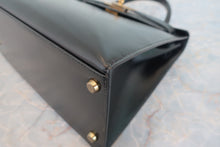 Load image into Gallery viewer, HERMES KELLY 28 Box carf leather Black 〇R Engraving Shoulder bag 700090002