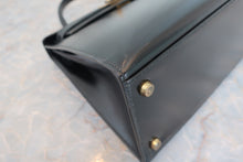 Load image into Gallery viewer, HERMES KELLY 28 Box carf leather Black 〇R Engraving Shoulder bag 700090002