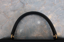 Load image into Gallery viewer, HERMES KELLY 28 Box carf leather Black 〇R Engraving Shoulder bag 700090002