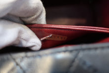 Load image into Gallery viewer, CHANEL/香奈儿 CF 圆形 链条包 羊皮 White/Gold hadware(白色/金色金属) 肩背包 700030215