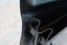 Load image into Gallery viewer, HERMES KELLY 28 Box carf leather Black 〇R Engraving Shoulder bag 700090002