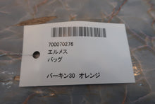 Load image into Gallery viewer, CHANEL/香奈儿 CF 圆形 链条包 羊皮 White/Gold hadware(白色/金色金属) 肩背包 700030215