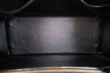 Load image into Gallery viewer, HERMES KELLY 28 Box carf leather Black 〇R Engraving Shoulder bag 700090002