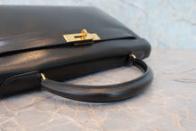 Load image into Gallery viewer, HERMES KELLY 32 Box carf leather Black ○T Engraving Shoulder bag 800090062