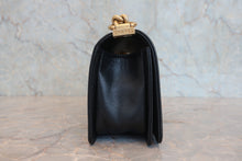 将图片加载到图库查看器,CHANEL/香奈儿 Leboy 链条包 荔枝皮 Black/Gold hadware(黑色/金色金属) 肩背包 800080037
