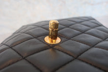 将图片加载到图库查看器,CHANEL/香奈儿 CF 链条包 羊皮 Black/Gold hadware(黑色/金色金属) 肩背包 800030095