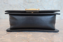 将图片加载到图库查看器,CHANEL/香奈儿 Leboy 链条包 荔枝皮 Black/Gold hadware(黑色/金色金属) 肩背包 800080037