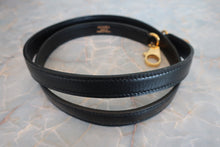 Load image into Gallery viewer, HERMES KELLY 28 Box carf leather Black 〇R Engraving Shoulder bag 700090002