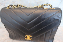 將圖片載入圖庫檢視器 CHANEL/シャネル Vステッチチェーンショルダーバッグ ラムスキン ブラック/ゴールド金具 ショルダーバッグ 700100068