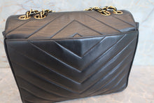 將圖片載入圖庫檢視器 CHANEL/シャネル Vステッチチェーンショルダーバッグ ラムスキン ブラック/ゴールド金具 ショルダーバッグ 700100068
