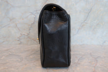 將圖片載入圖庫檢視器 CHANEL/シャネル Vステッチチェーンショルダーバッグ ラムスキン ブラック/ゴールド金具 ショルダーバッグ 700100068