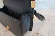 将图片加载到图库查看器,CHANEL/香奈儿 Leboy 链条包 荔枝皮 Black/Gold hadware(黑色/金色金属) 肩背包 800080037