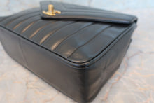 將圖片載入圖庫檢視器 CHANEL/シャネル Vステッチチェーンショルダーバッグ ラムスキン ブラック/ゴールド金具 ショルダーバッグ 700100068