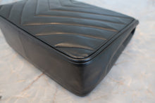 將圖片載入圖庫檢視器 CHANEL/シャネル Vステッチチェーンショルダーバッグ ラムスキン ブラック/ゴールド金具 ショルダーバッグ 700100068