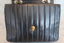 將圖片載入圖庫檢視器 CHANEL/シャネル Vステッチチェーンショルダーバッグ ラムスキン ブラック/ゴールド金具 ショルダーバッグ 700100068