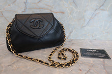 Load image into Gallery viewer, CHANEL CC mark chain shoulder bag Lambskin Black/Gold hadware Shoulder bag 700100086