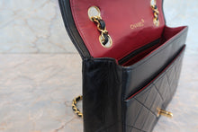 画像をギャラリービューアに読み込む, CHANEL/シャネル マトラッセチェーンショルダーバッグ ラムスキン ブラック/ゴールド金具 ショルダーバッグ 700110120
