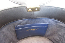Load image into Gallery viewer, CHANEL Matelasse chain shoulder bag Lambskin Black/Gold hadware Shoulder bag 700050122