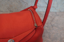 画像をギャラリービューアに読み込む, HERMES/エルメス リンディ30 トリヨンクレマンス カプシーヌ T刻印 ショルダーバッグ 800020070