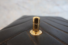 Load image into Gallery viewer, CHANEL Bias stitch chain shoulder bag Lambskin Black/Gold hadware Shoulder bag 800060177