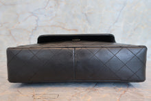 Load image into Gallery viewer, CHANEL Matelasse chain shoulder bag Lambskin Black/Gold hadware Shoulder bag 700100025