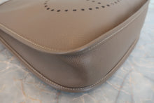 将图片加载到图库查看器,HERMES EVELYNE 3GM Epsom leather Etoupe gray □M刻印 Shoulder bag 800070186
