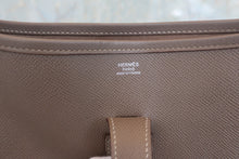 将图片加载到图库查看器,HERMES EVELYNE 3GM Epsom leather Etoupe gray □M刻印 Shoulder bag 800070186