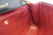 Load image into Gallery viewer, CHANEL Matelasse chain shoulder bag Lambskin Black/Gold hadware Shoulder bag 700100025
