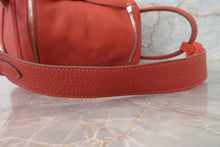 Load image into Gallery viewer, HERMES LINDY 30Verso Clemence leather Sanguine/Rose jaipur T Engraving Shoulder bag 700070087