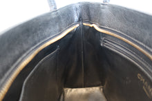 將圖片載入圖庫檢視器 CHANEL/シャネル 復刻トート キャビアスキン ブラック/ゴールド金具 トートバッグ 700090080