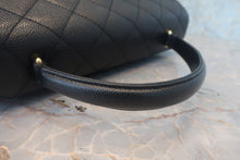 画像をギャラリービューアに読み込む, CHANEL/シャネル マトラッセ台形ハンドバッグ キャビアスキン ブラック/ゴールド金具 ハンドバッグ 800020013