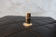 画像をギャラリービューアに読み込む, CHANEL/シャネル マトラッセ台形ハンドバッグ キャビアスキン ブラック/ゴールド金具 ハンドバッグ 800020013