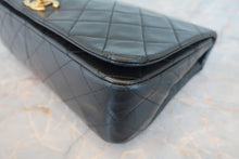 Load image into Gallery viewer, CHANEL Matelasse Full flap chain shoulder bag Lambskin Black/Gold hadware Shoulder bag 800060111