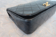 Load image into Gallery viewer, CHANEL Matelasse Full flap chain shoulder bag Lambskin Black/Gold hadware Shoulder bag 800060111