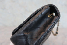 Load image into Gallery viewer, CHANEL Matelasse Full flap chain shoulder bag Lambskin Black/Gold hadware Shoulder bag 800060111