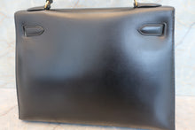 Load image into Gallery viewer, HERMES KELLY 32 Box carf leather Black 〇U Engraving Hand bag 700100066