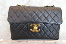 Load image into Gallery viewer, CHANEL Medium Matelasse single flap chain shoulder bag Lambskin Black/Gold hadware Shoulder bag 700080036